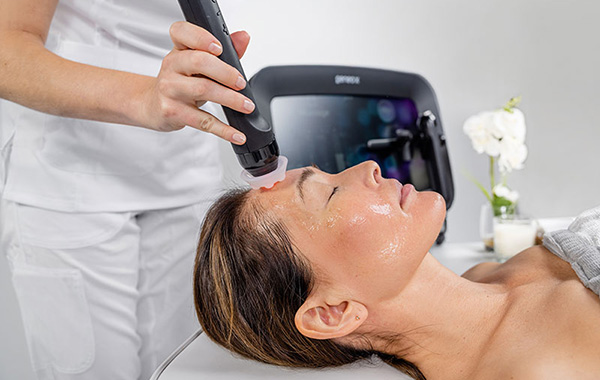 Glo2Facial